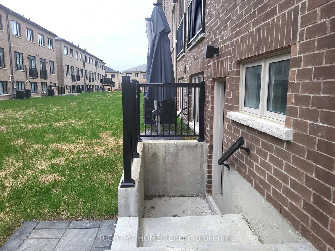 56, Singhampton, Kleinburg, Vaughan