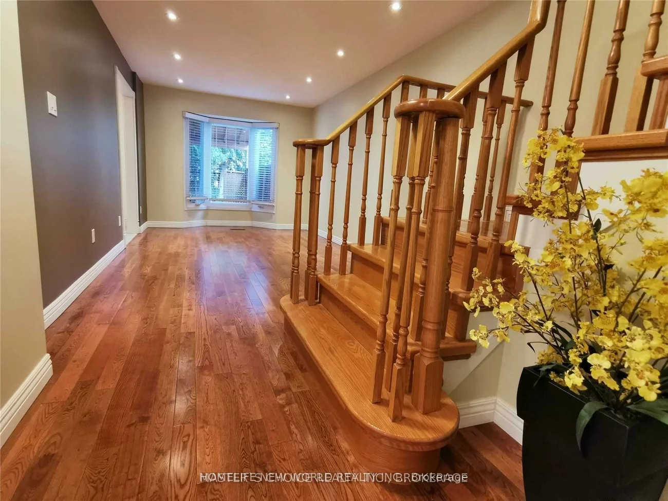 209, Winding, Crestwood-Springfarm-Yorkhill, Vaughan