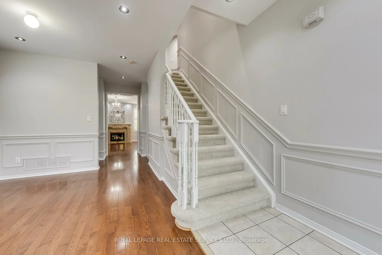 67, Rusty, Vellore Village, Vaughan