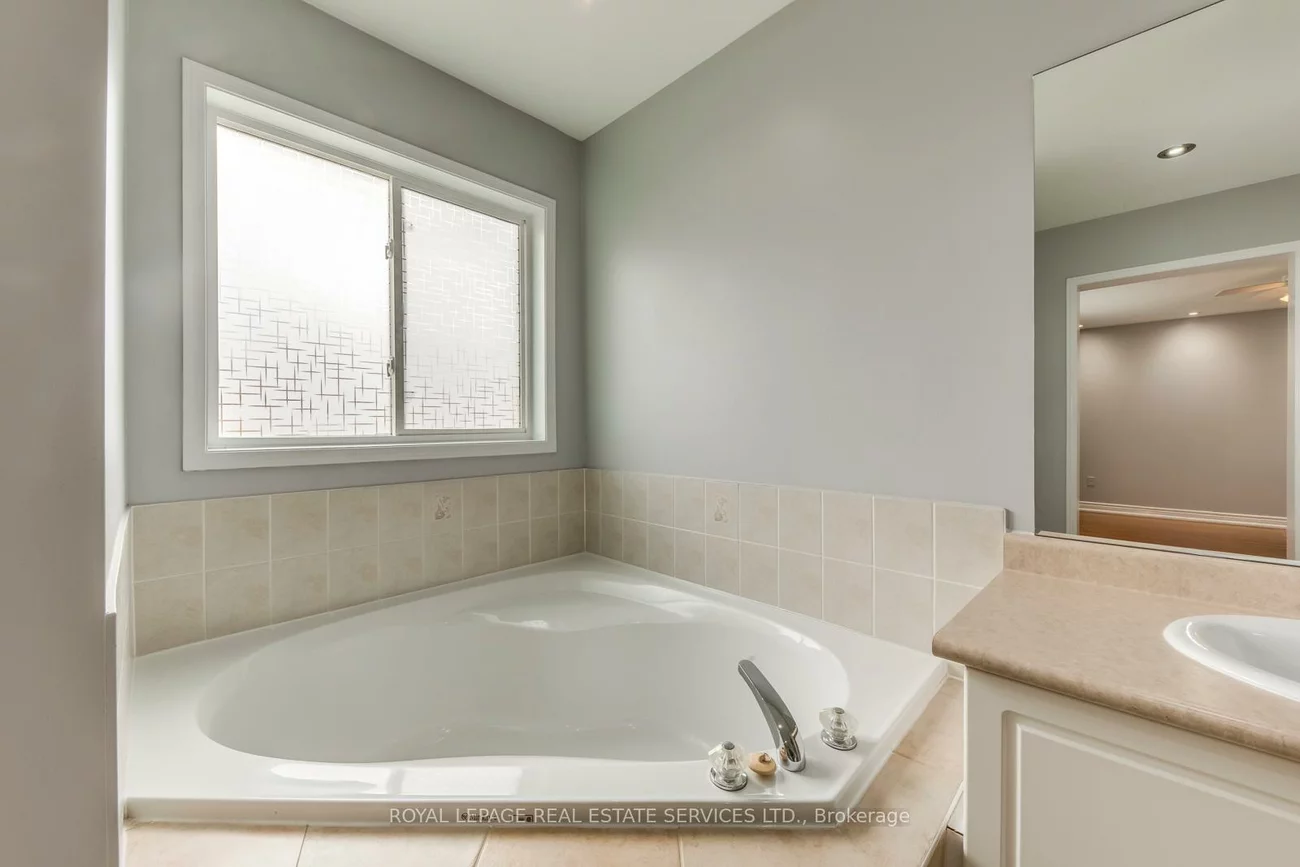 67, Rusty, Vellore Village, Vaughan