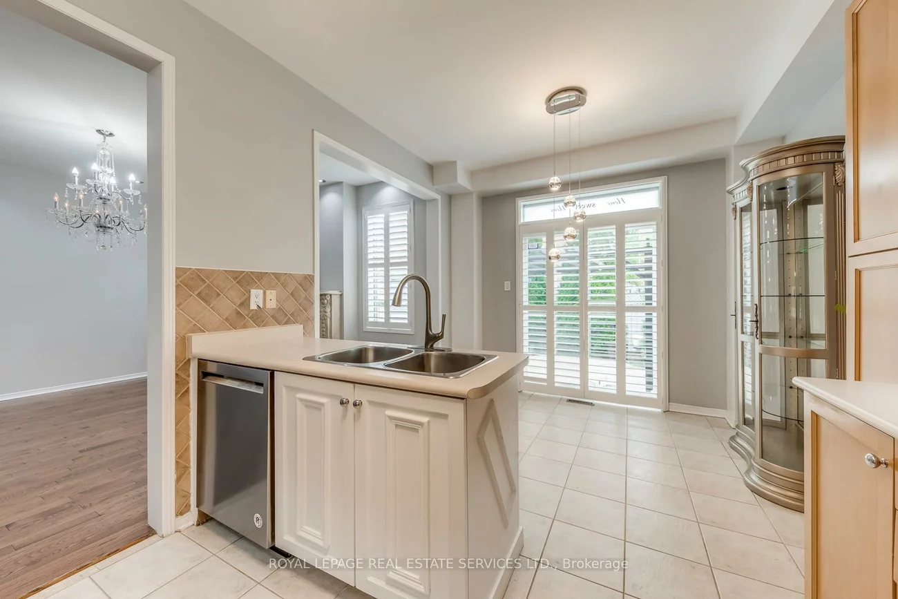 67, Rusty, Vellore Village, Vaughan