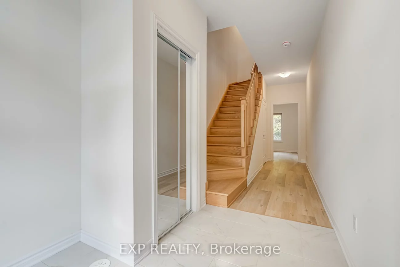 49, Paradox, Kleinburg, Vaughan
