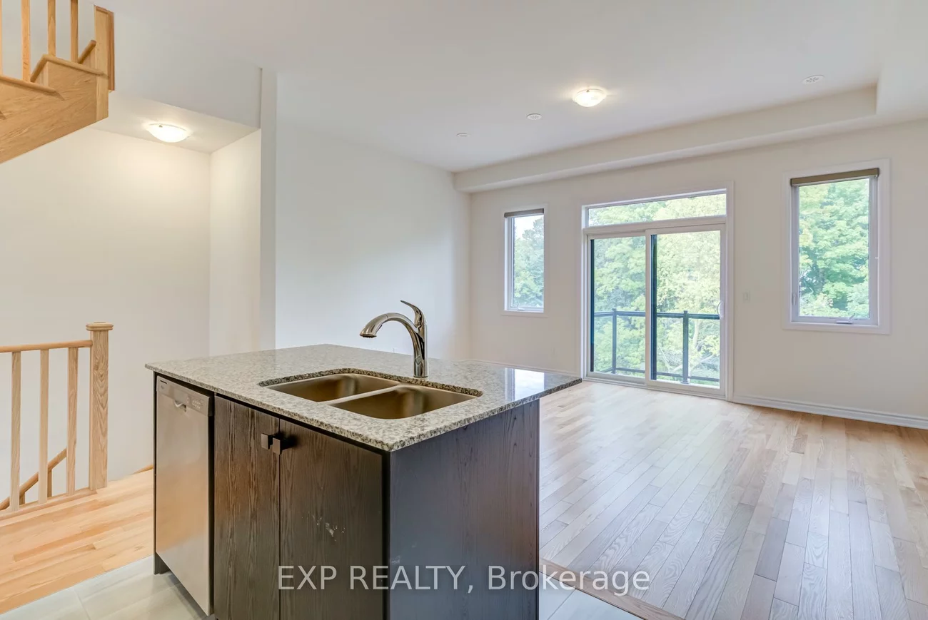 49, Paradox, Kleinburg, Vaughan
