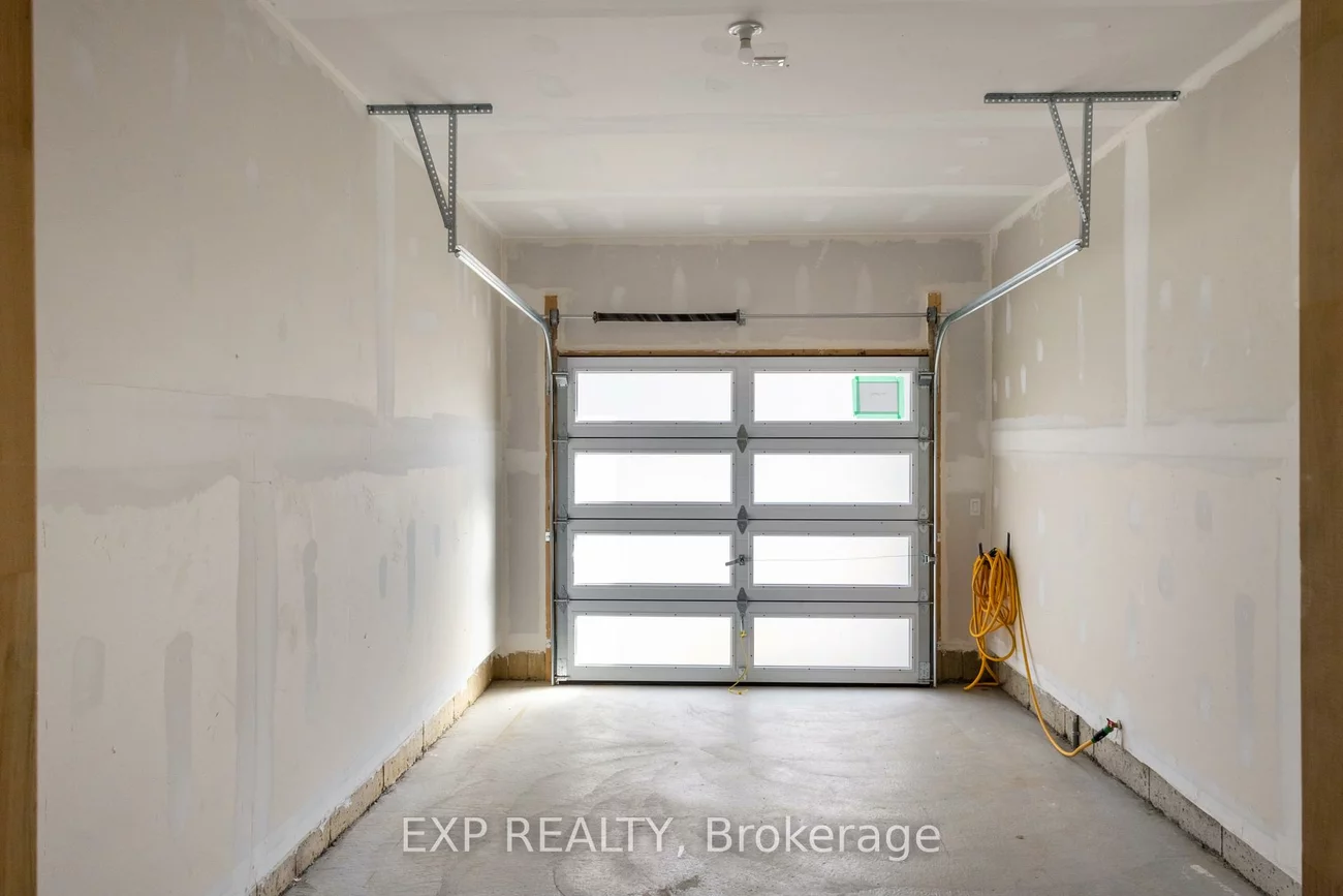 49, Paradox, Kleinburg, Vaughan