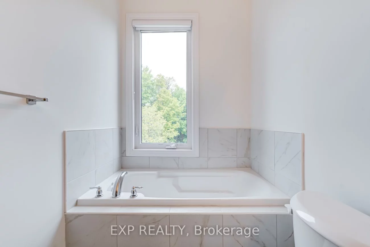 49, Paradox, Kleinburg, Vaughan