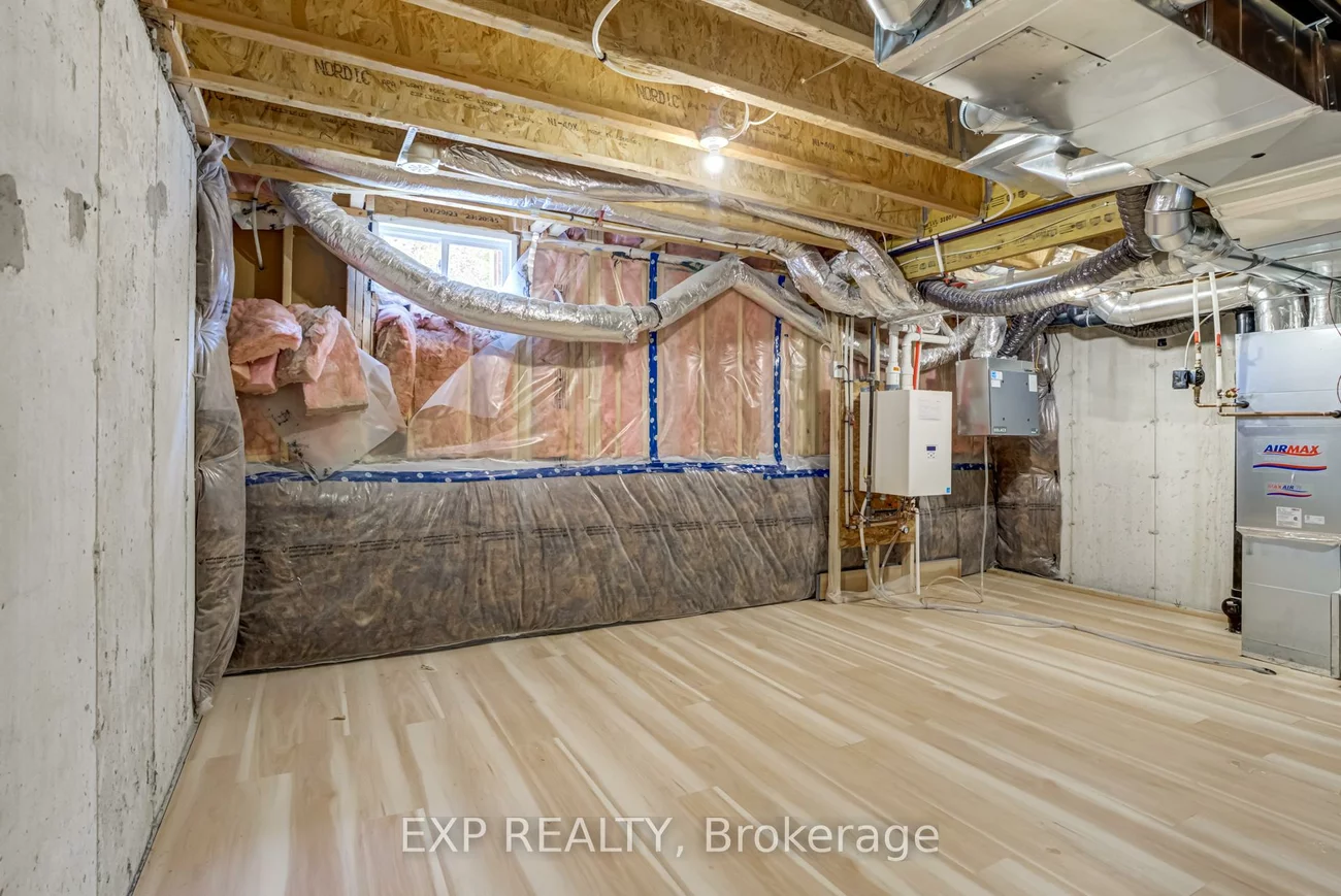 49, Paradox, Kleinburg, Vaughan