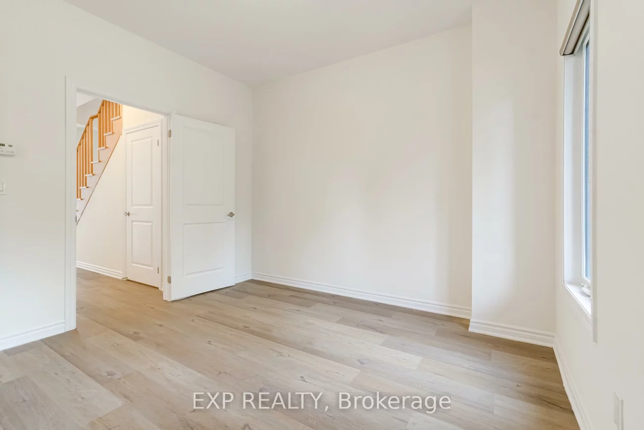 49, Paradox, Kleinburg, Vaughan