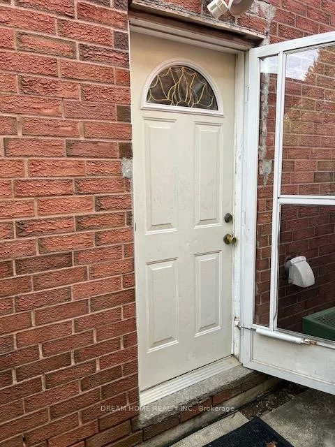 221, Marlott, Maple, Vaughan