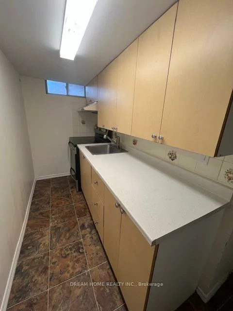 221, Marlott, Maple, Vaughan