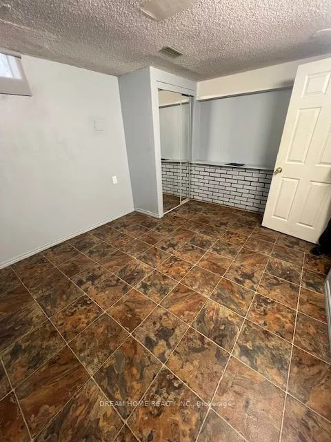 221, Marlott, Maple, Vaughan