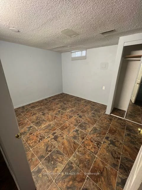 221, Marlott, Maple, Vaughan