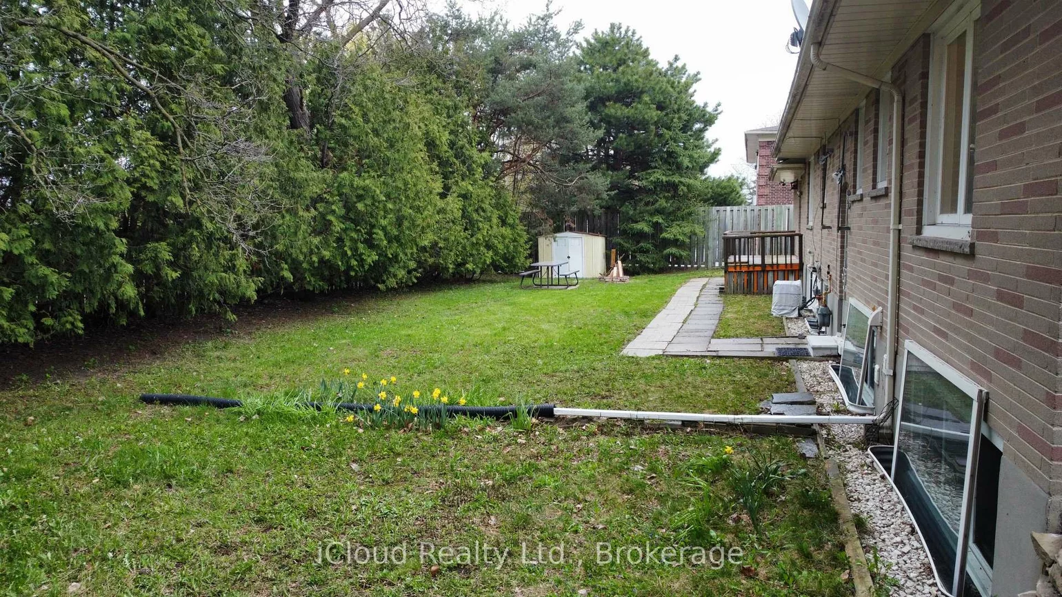 4, Longbridge, Uplands, Vaughan