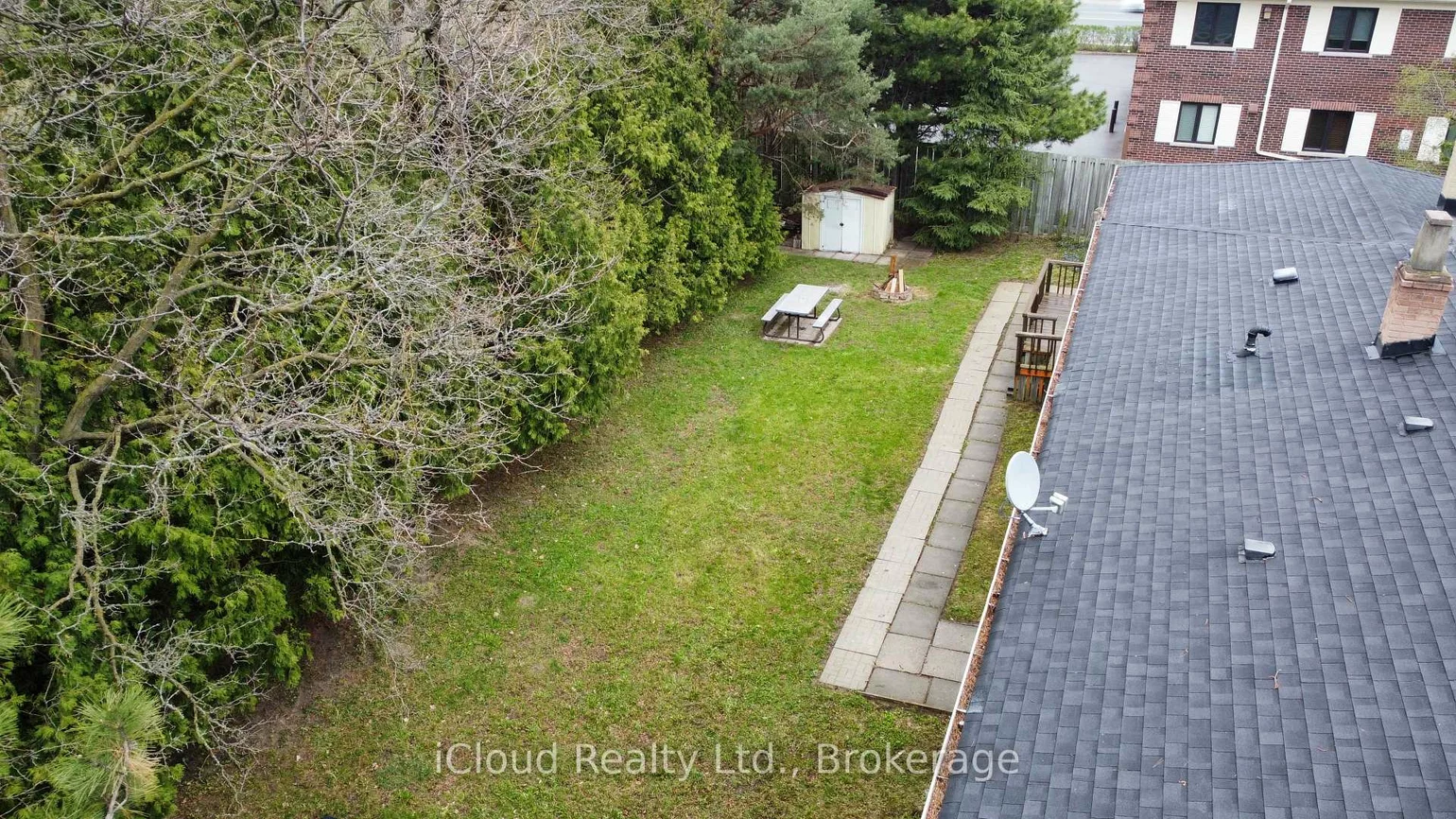 4, Longbridge, Uplands, Vaughan