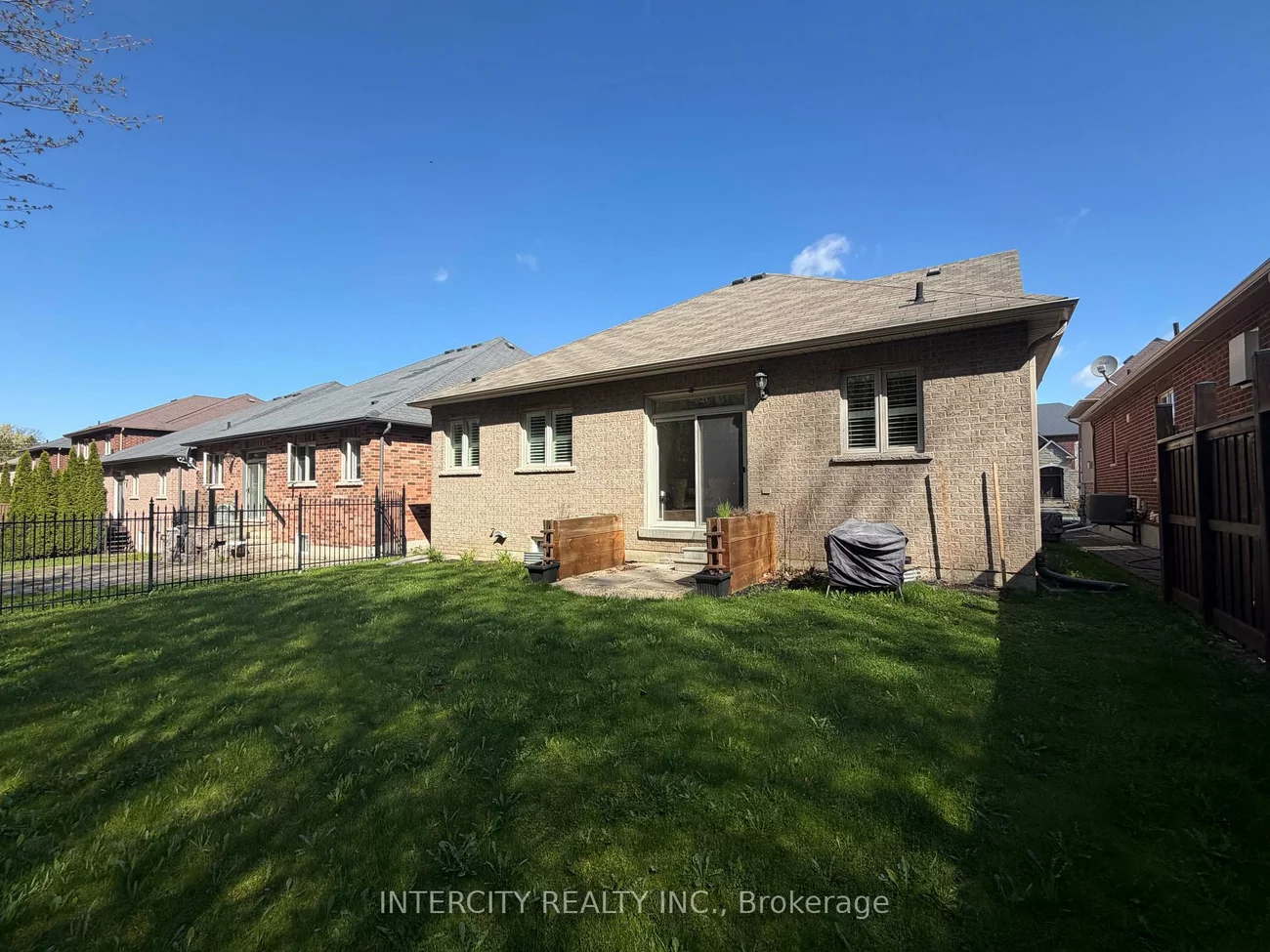 655, Davos, Vellore Village, Vaughan