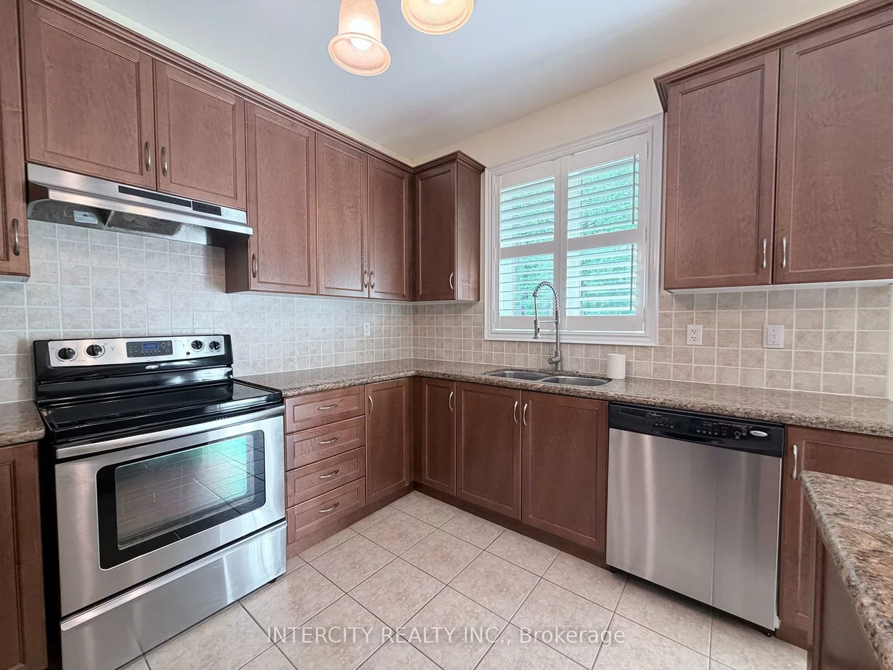 655, Davos, Vellore Village, Vaughan