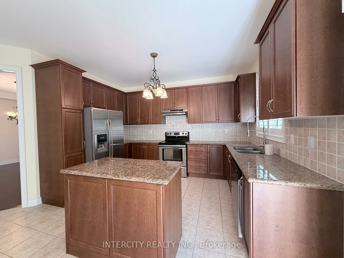655, Davos, Vellore Village, Vaughan