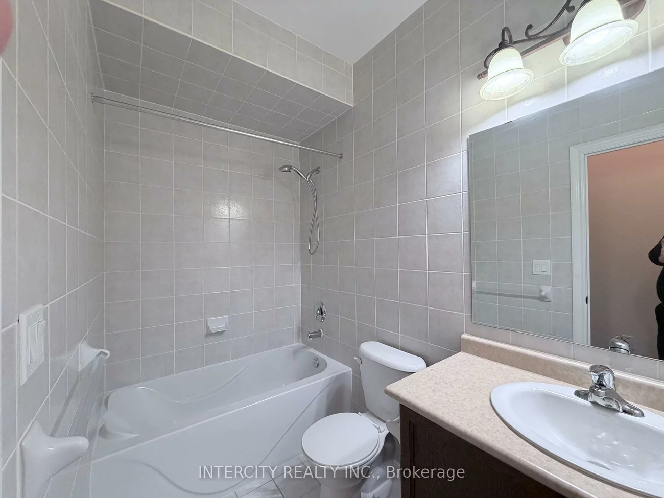 655, Davos, Vellore Village, Vaughan