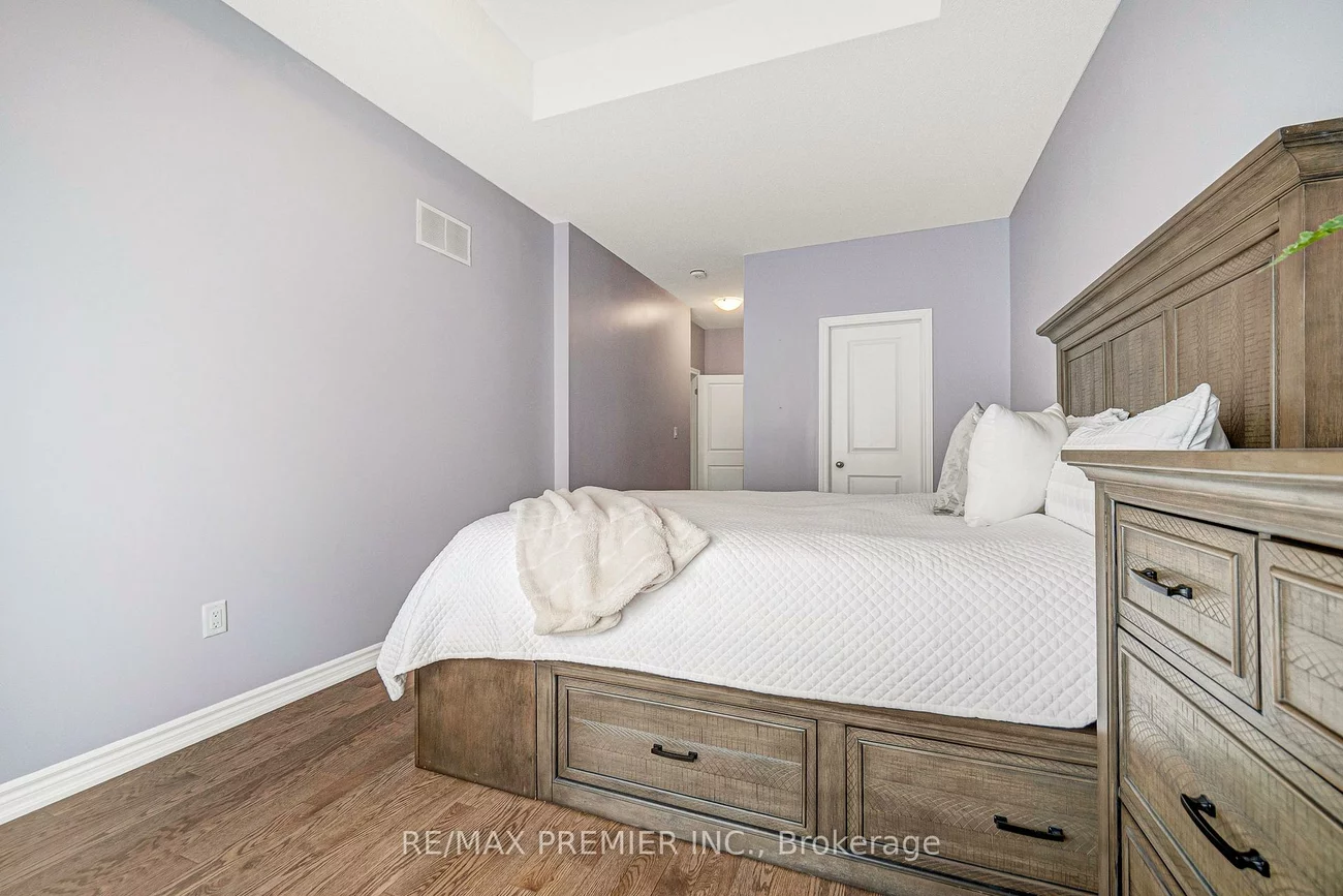 55, Singhampton, Kleinburg, Vaughan