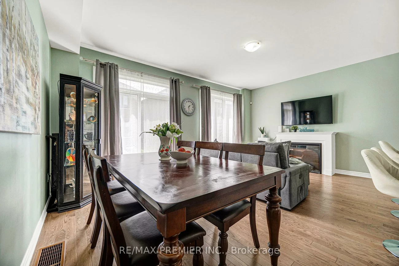 55, Singhampton, Kleinburg, Vaughan