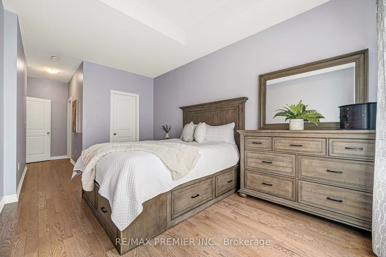55, Singhampton, Kleinburg, Vaughan