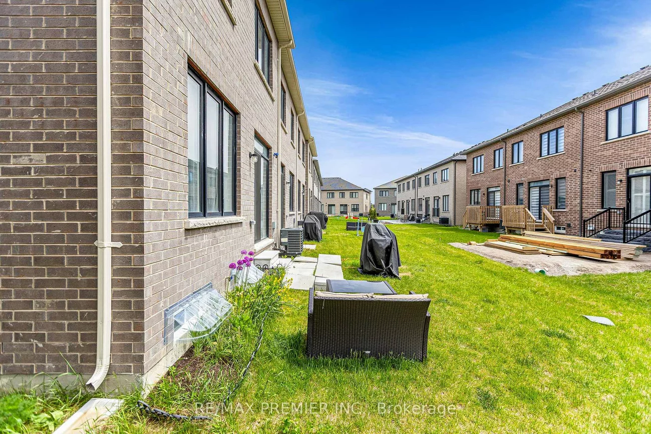 55, Singhampton, Kleinburg, Vaughan