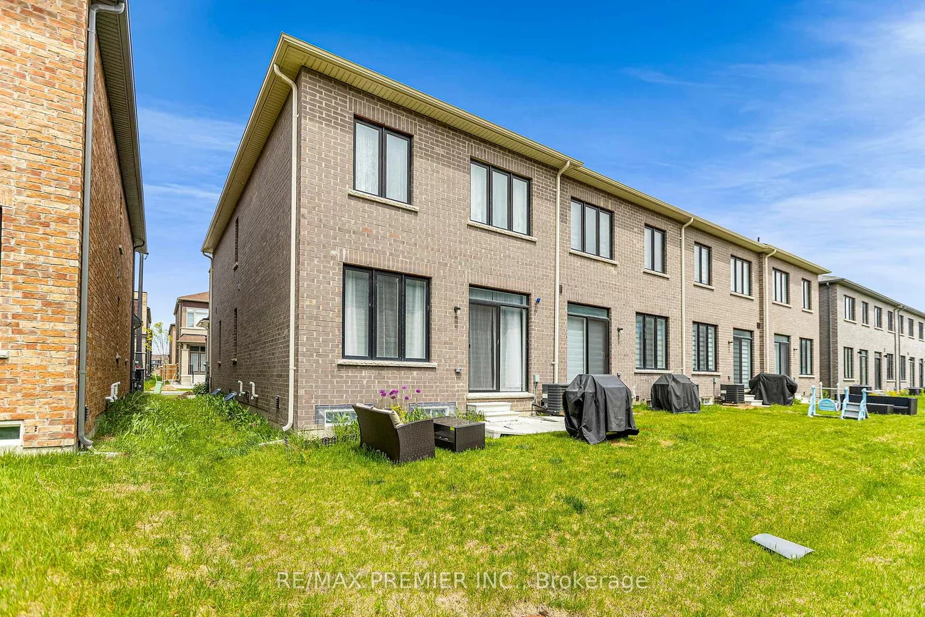 55, Singhampton, Kleinburg, Vaughan