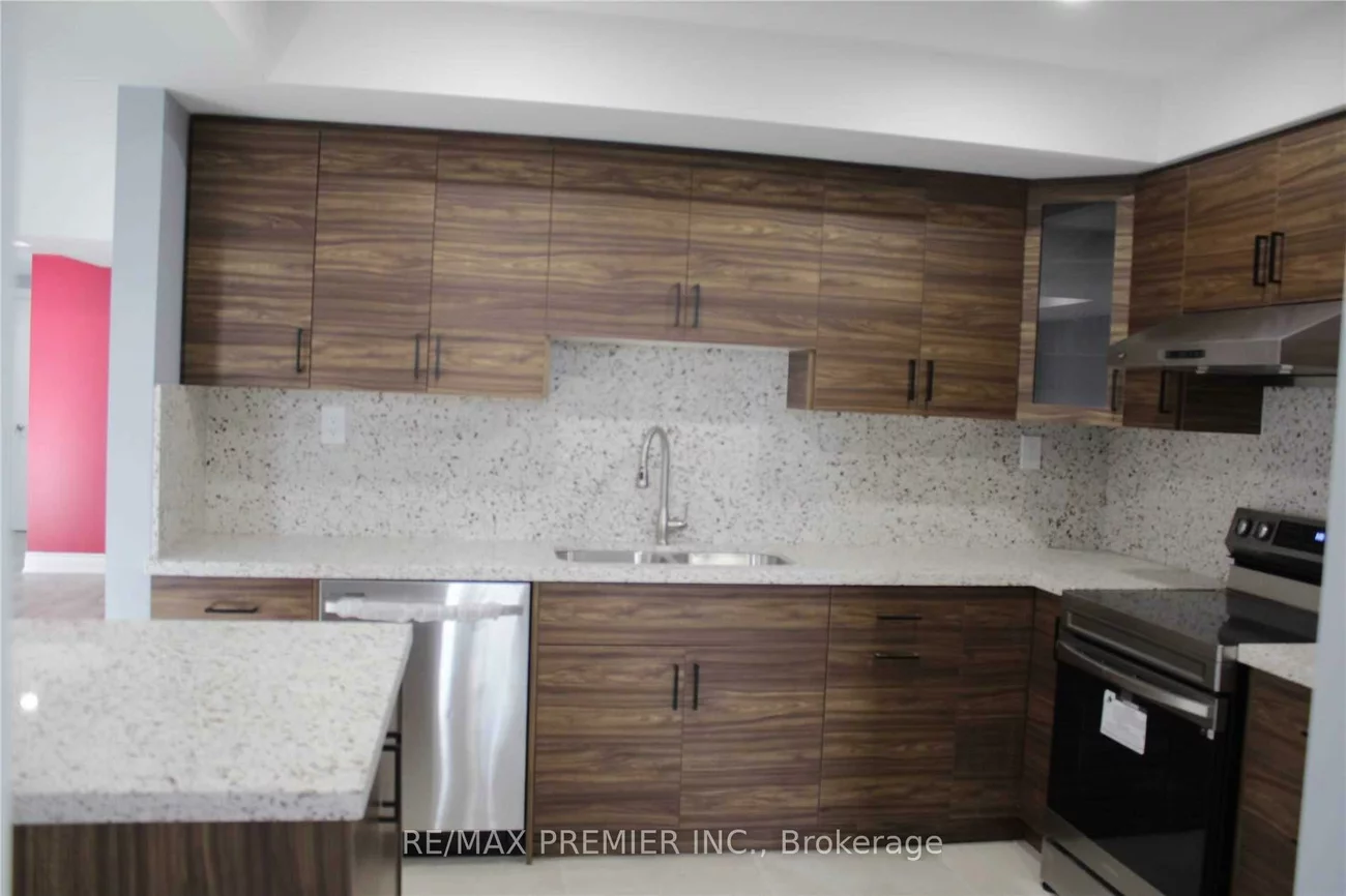 122, Garyscholl, Vellore Village, Vaughan