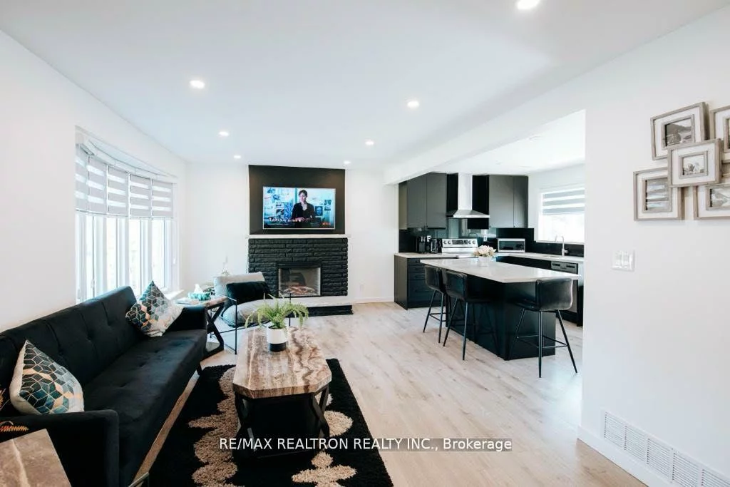 31, Goodman ( Main Floor), Maple, Vaughan