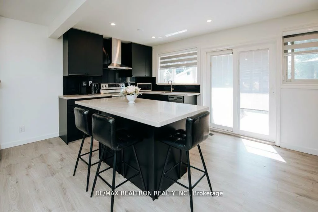 31, Goodman ( Main Floor), Maple, Vaughan