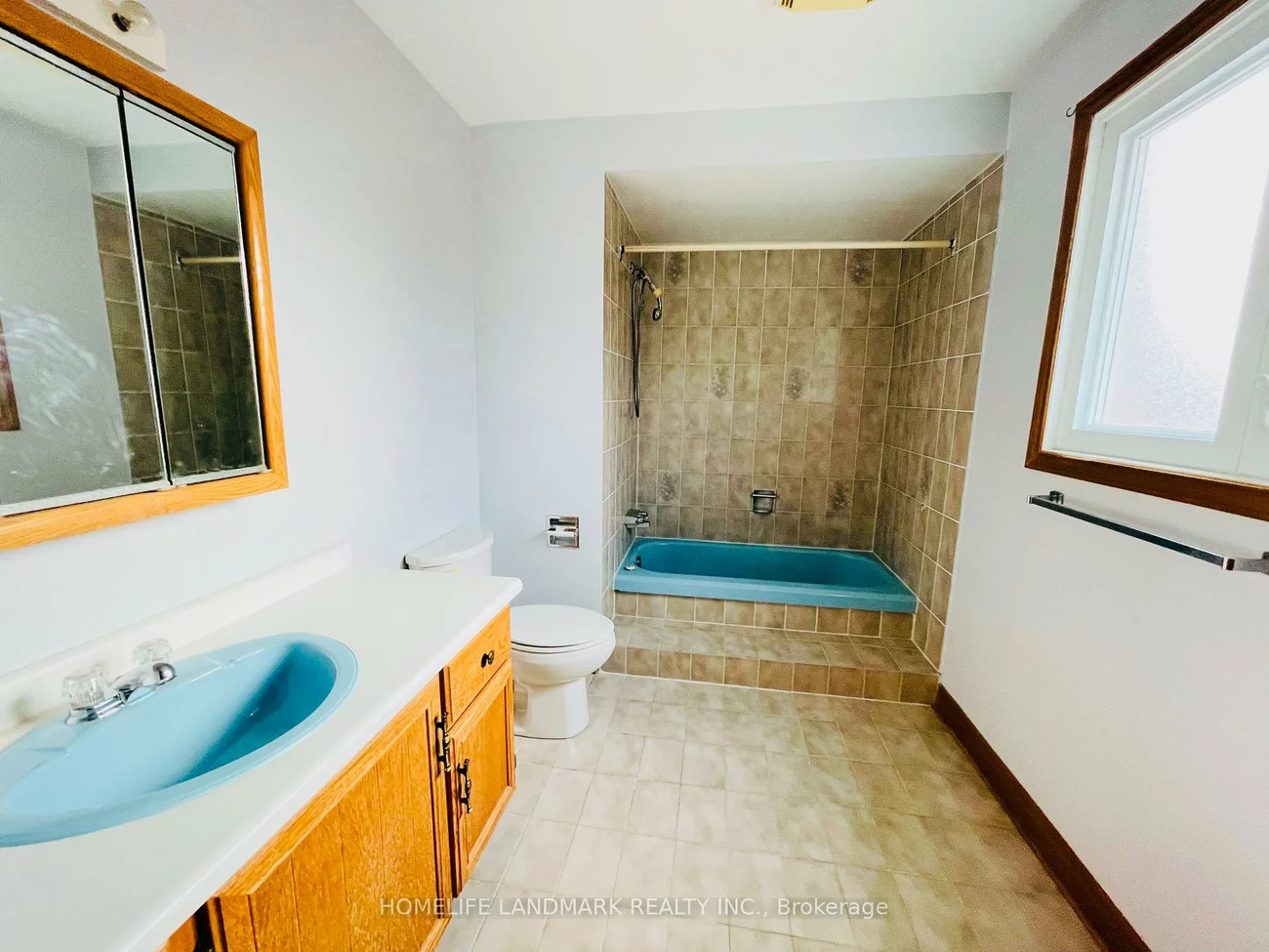 121, Harmonia, West Woodbridge, Vaughan