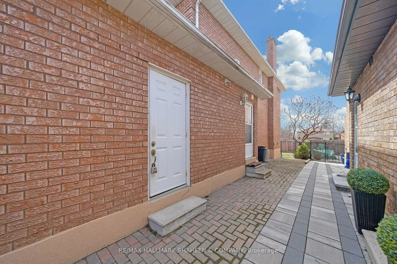 24, Glenvilla, East Woodbridge, Vaughan