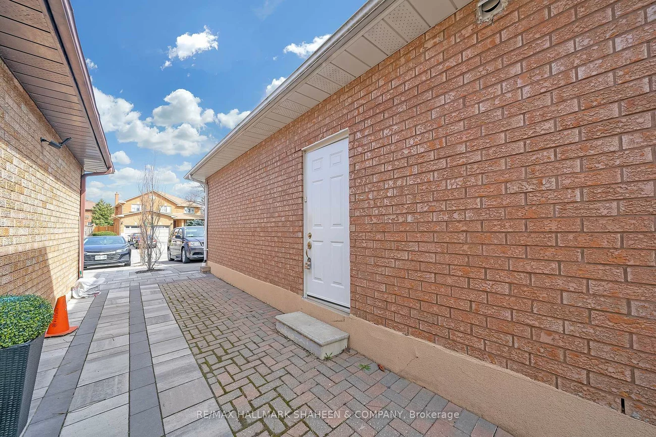 24, Glenvilla, East Woodbridge, Vaughan