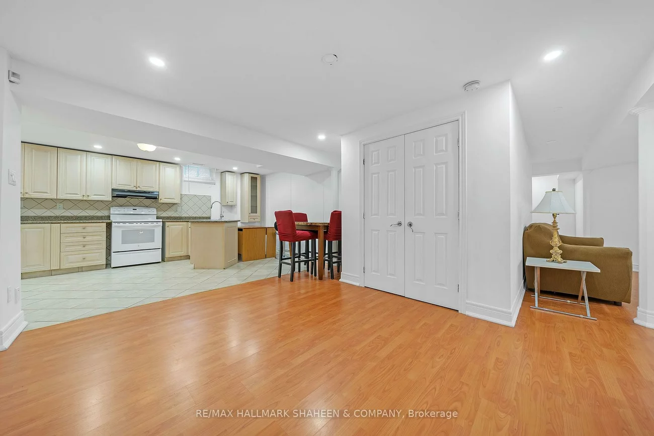 24, Glenvilla, East Woodbridge, Vaughan