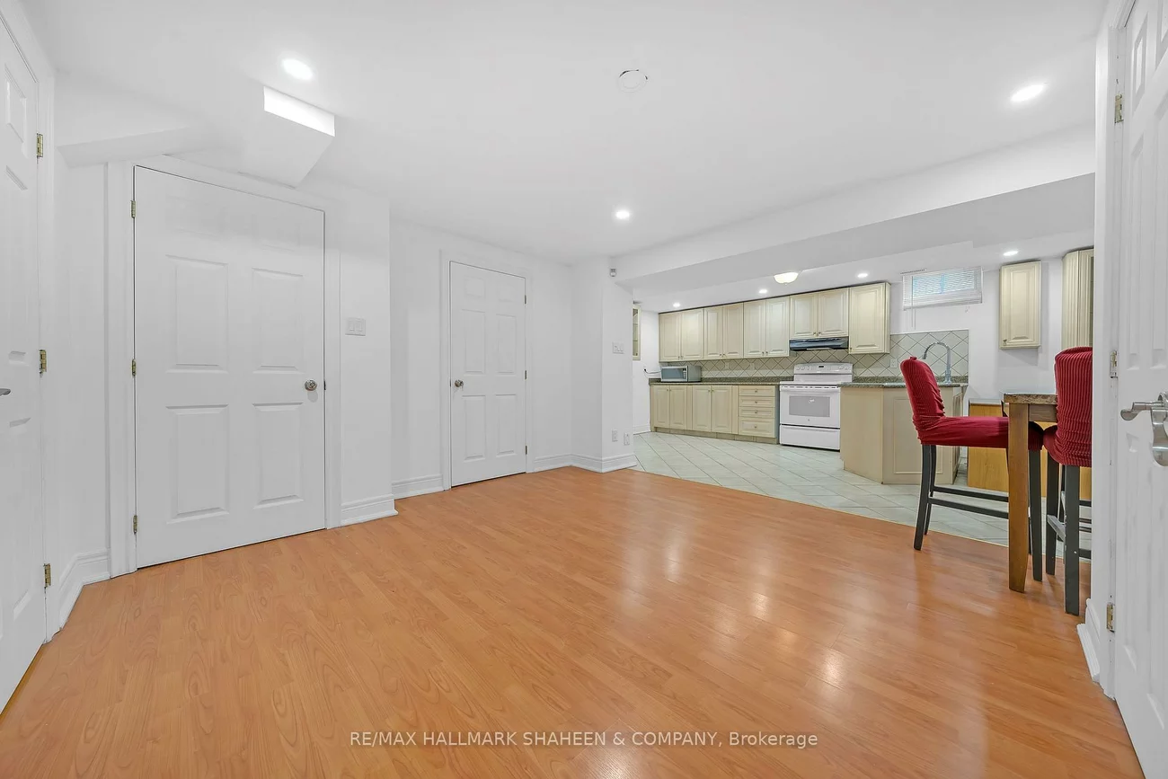 24, Glenvilla, East Woodbridge, Vaughan