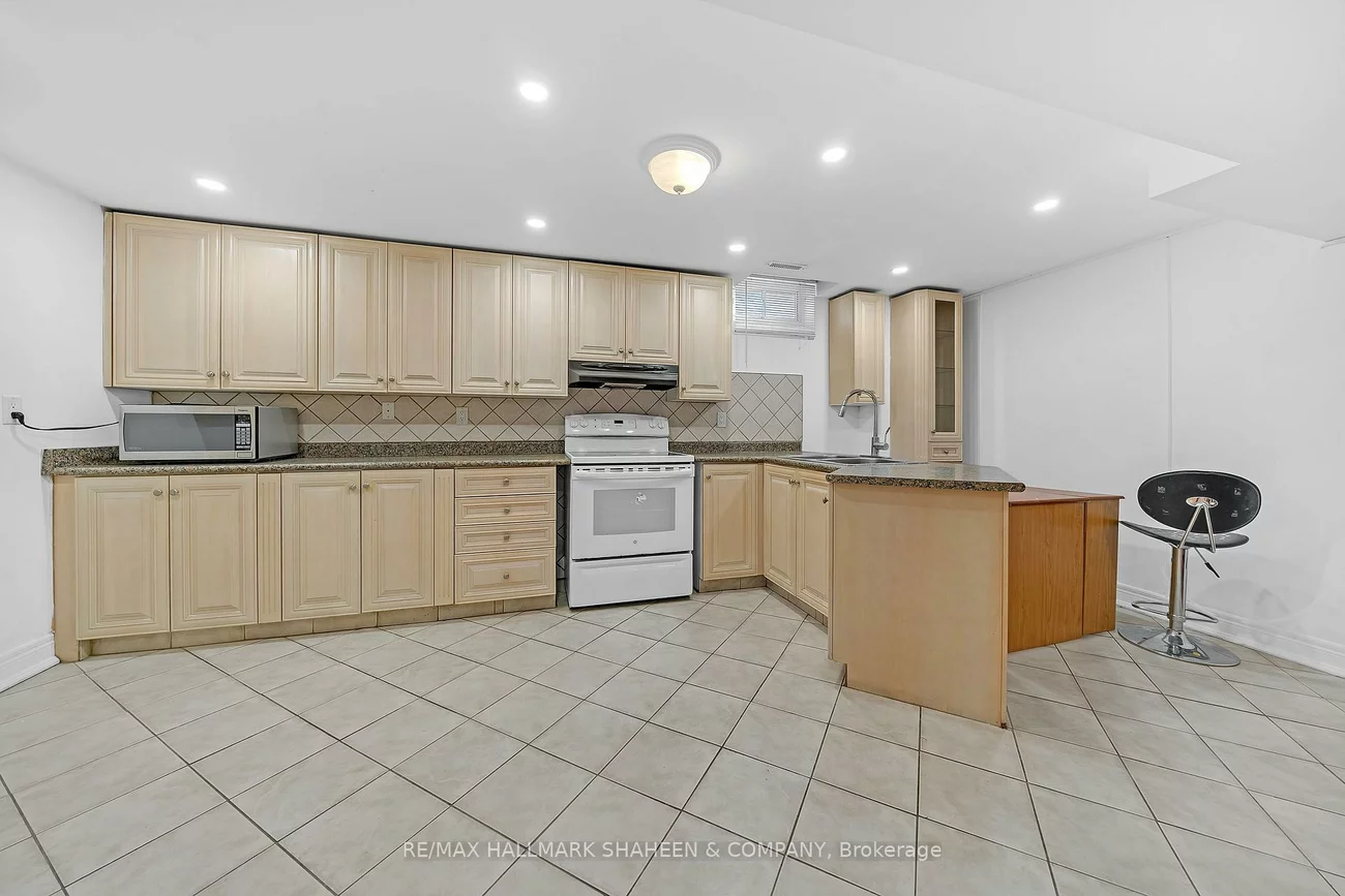 24, Glenvilla, East Woodbridge, Vaughan
