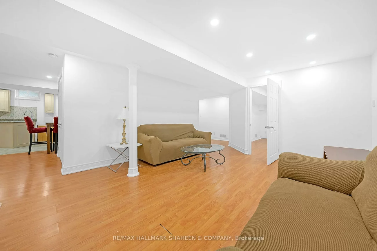 24, Glenvilla, East Woodbridge, Vaughan