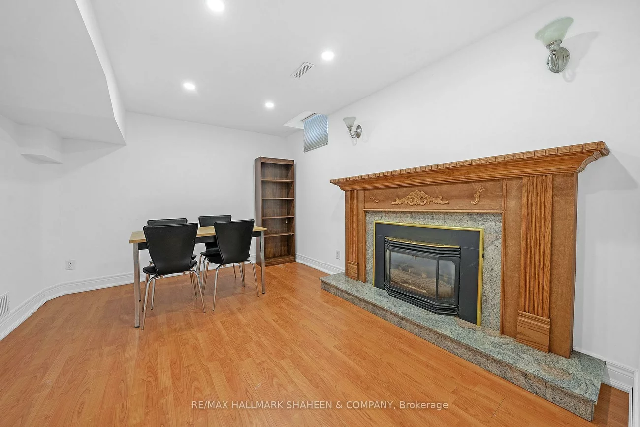 24, Glenvilla, East Woodbridge, Vaughan