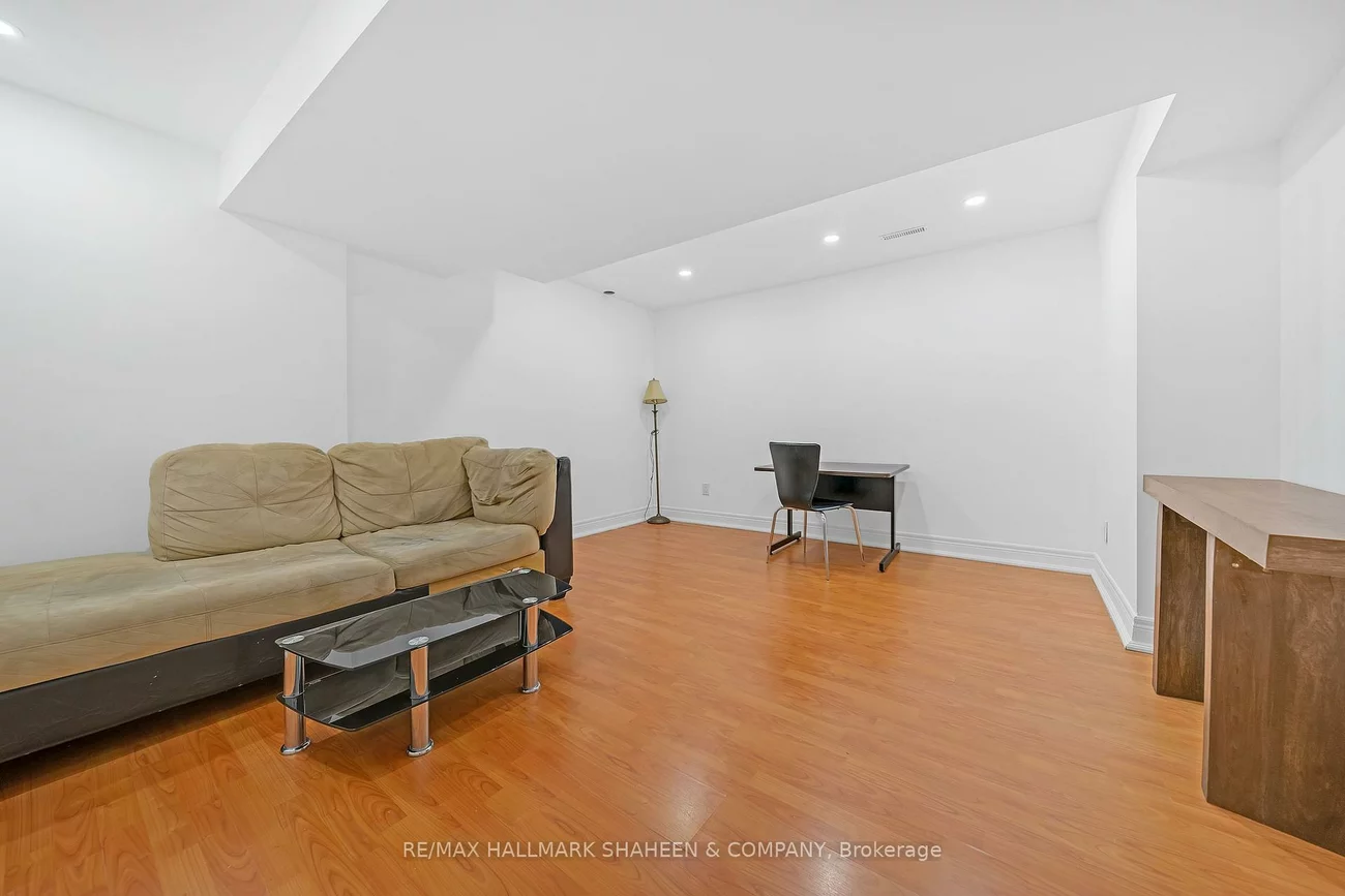 24, Glenvilla, East Woodbridge, Vaughan