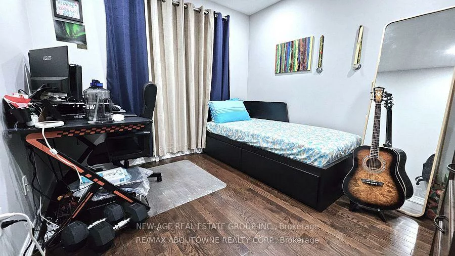 42, Ozner, Vellore Village, Vaughan