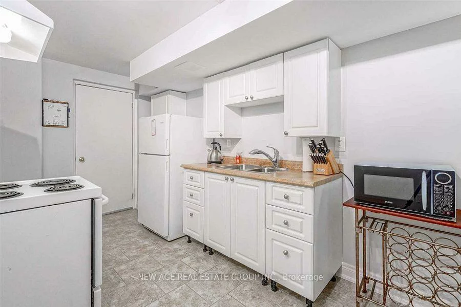 42, Ozner, Vellore Village, Vaughan