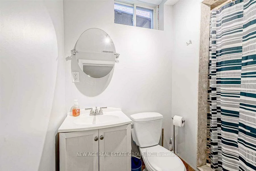 42, Ozner, Vellore Village, Vaughan