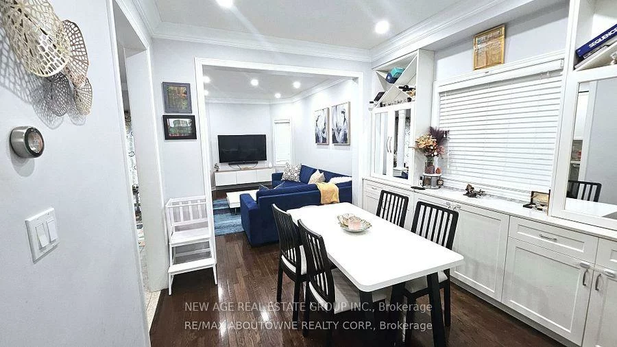 42, Ozner, Vellore Village, Vaughan