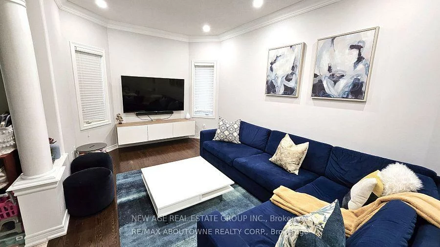 42, Ozner, Vellore Village, Vaughan