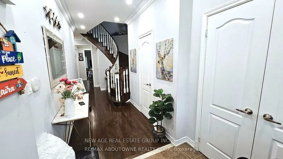 42, Ozner, Vellore Village, Vaughan