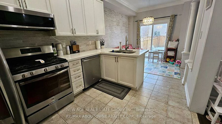 42, Ozner, Vellore Village, Vaughan