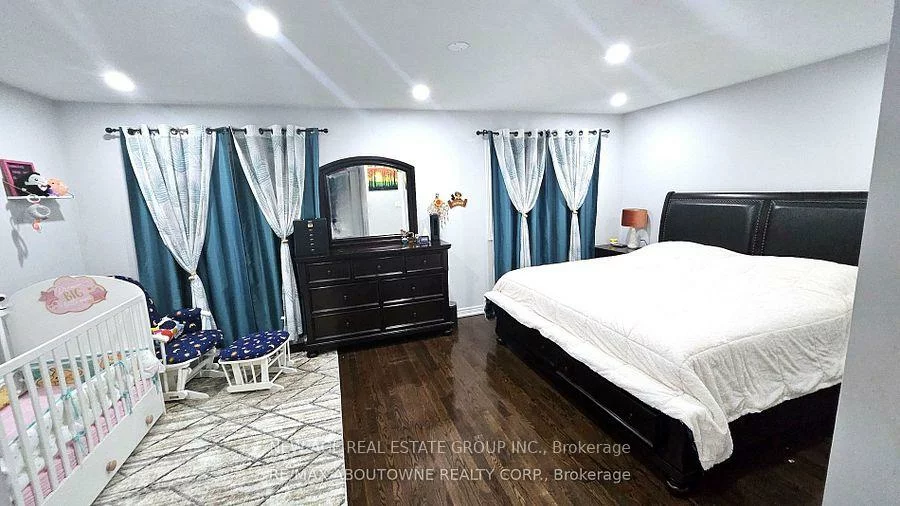 42, Ozner, Vellore Village, Vaughan