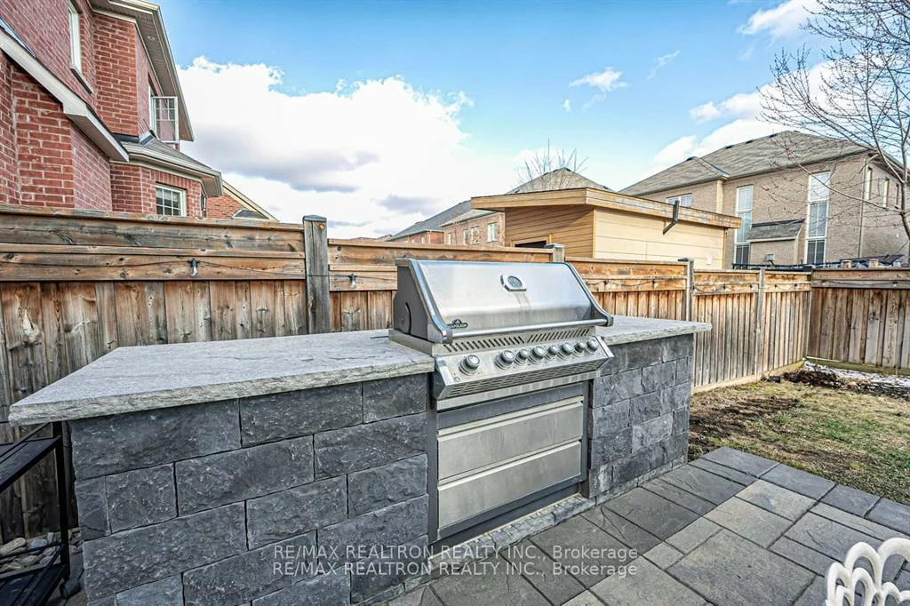41, Woodgate Pines, Kleinburg, Vaughan