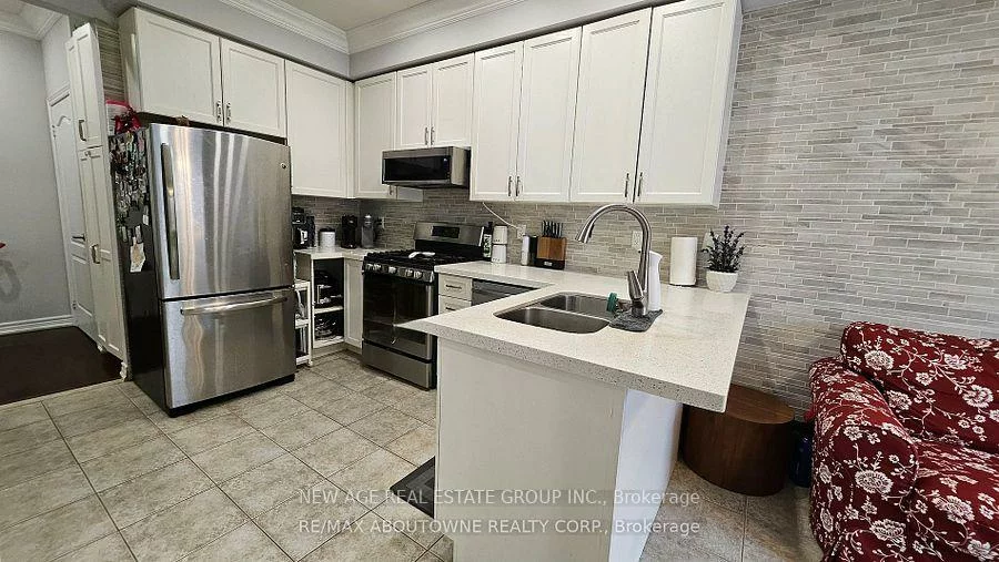 42, Ozner, Vellore Village, Vaughan