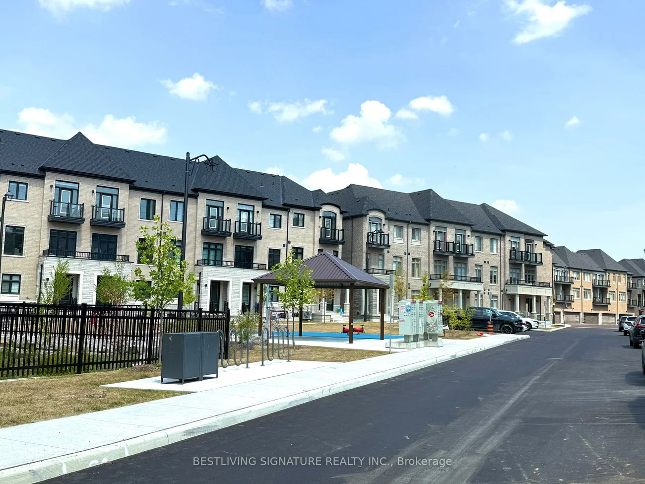 180, De La Roche, Vellore Village, Vaughan