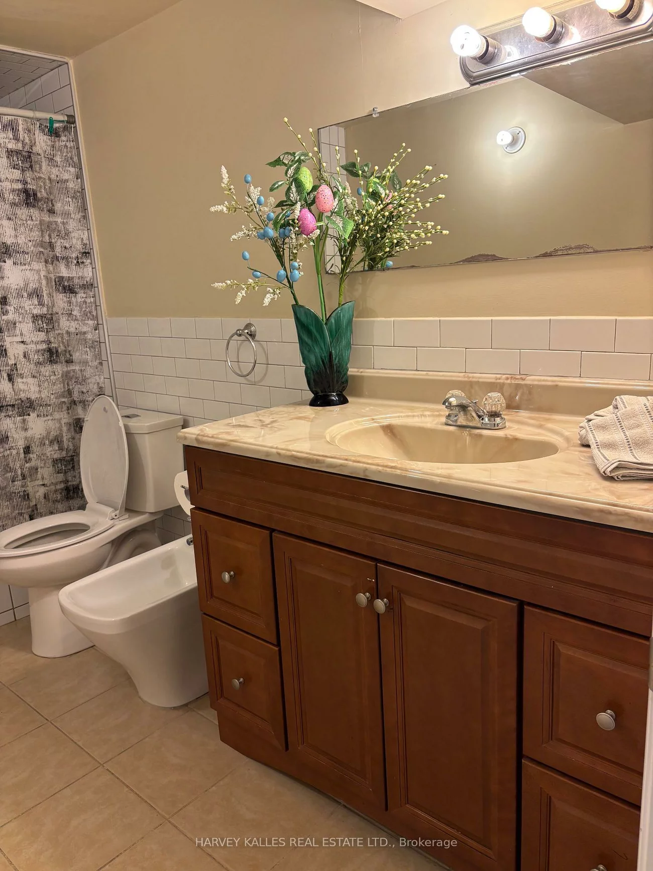 72, Button, West Woodbridge, Vaughan